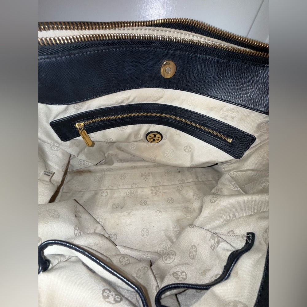 Tory Burch Black Purse - Picture 12 of 16